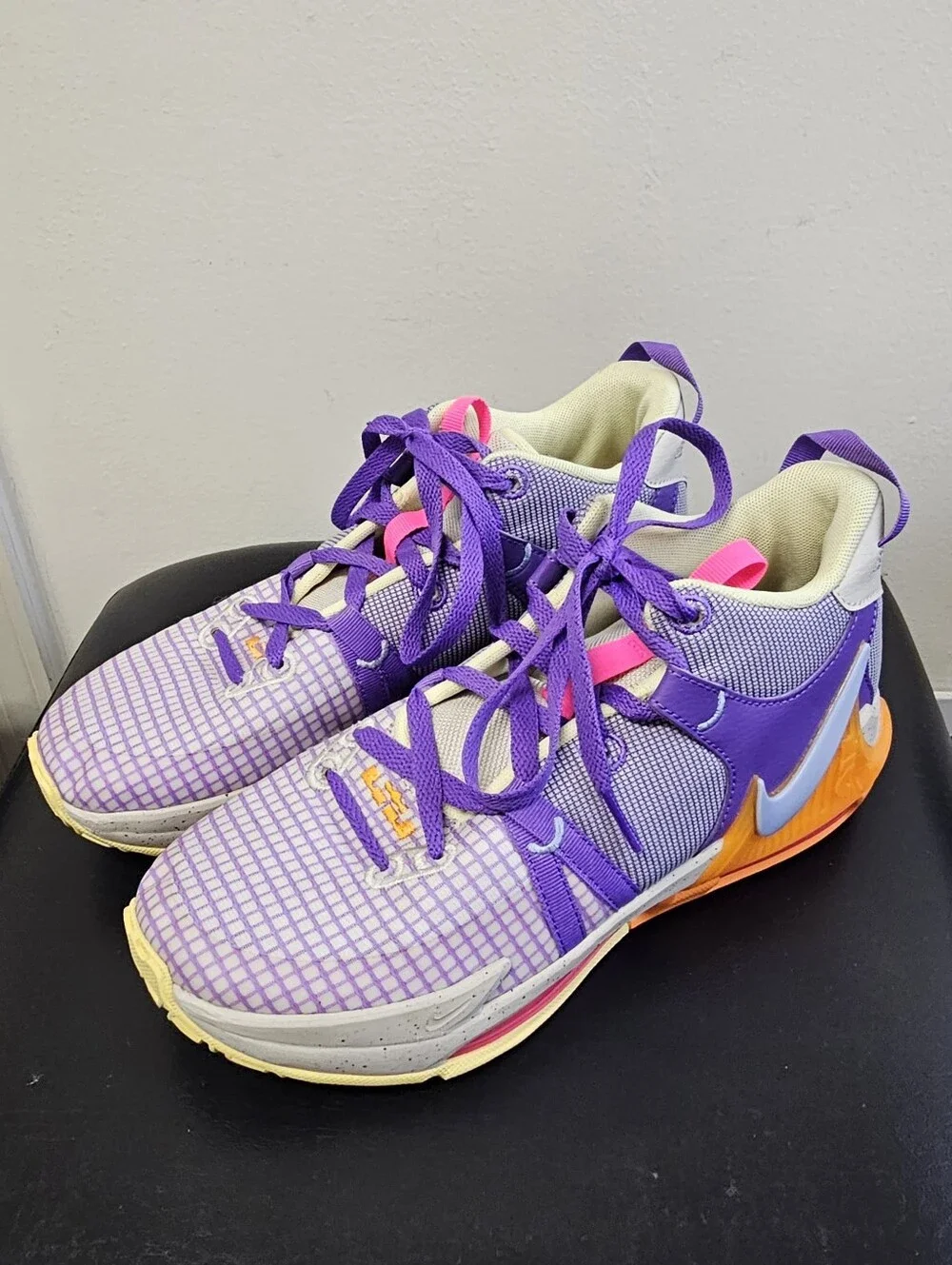 Nike LeBron Witness 7 GS Action Grape Orange Youth Size 6.5Y Basketball Shoes